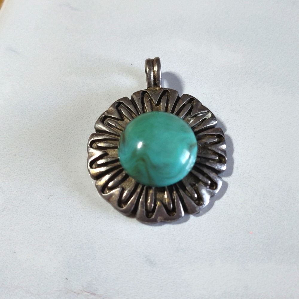 Vintage turquoise pendant